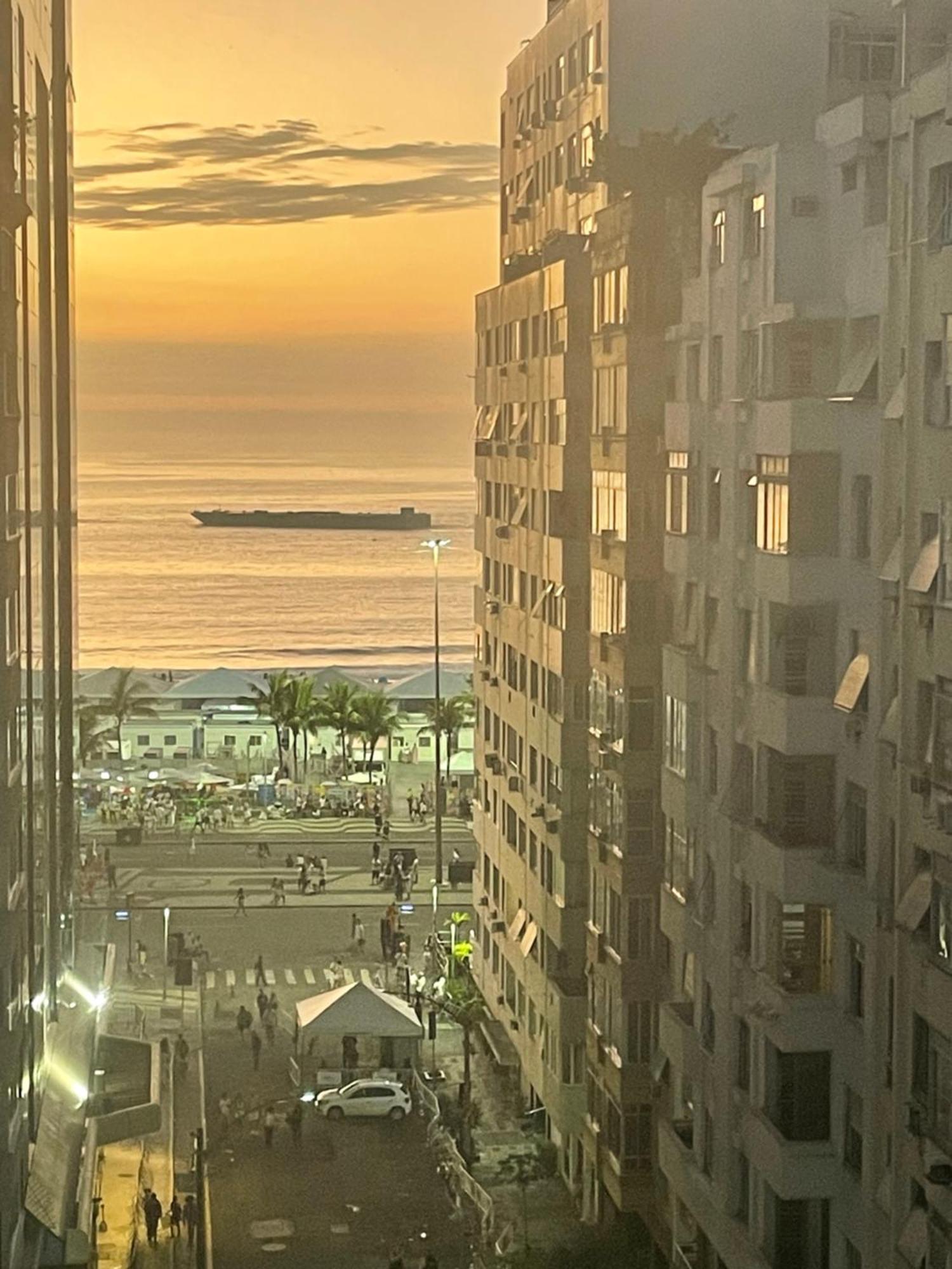Apartamento Copacabana, Vista Para O Mar E Com Garagem Рио де Жанейро Екстериор снимка